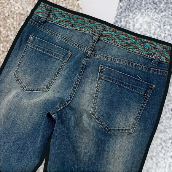 Caché Vintage Y2K Medium Wash Denim Capris with Turquoise Braided Stitch Waist 4 - Picture 9 of 13